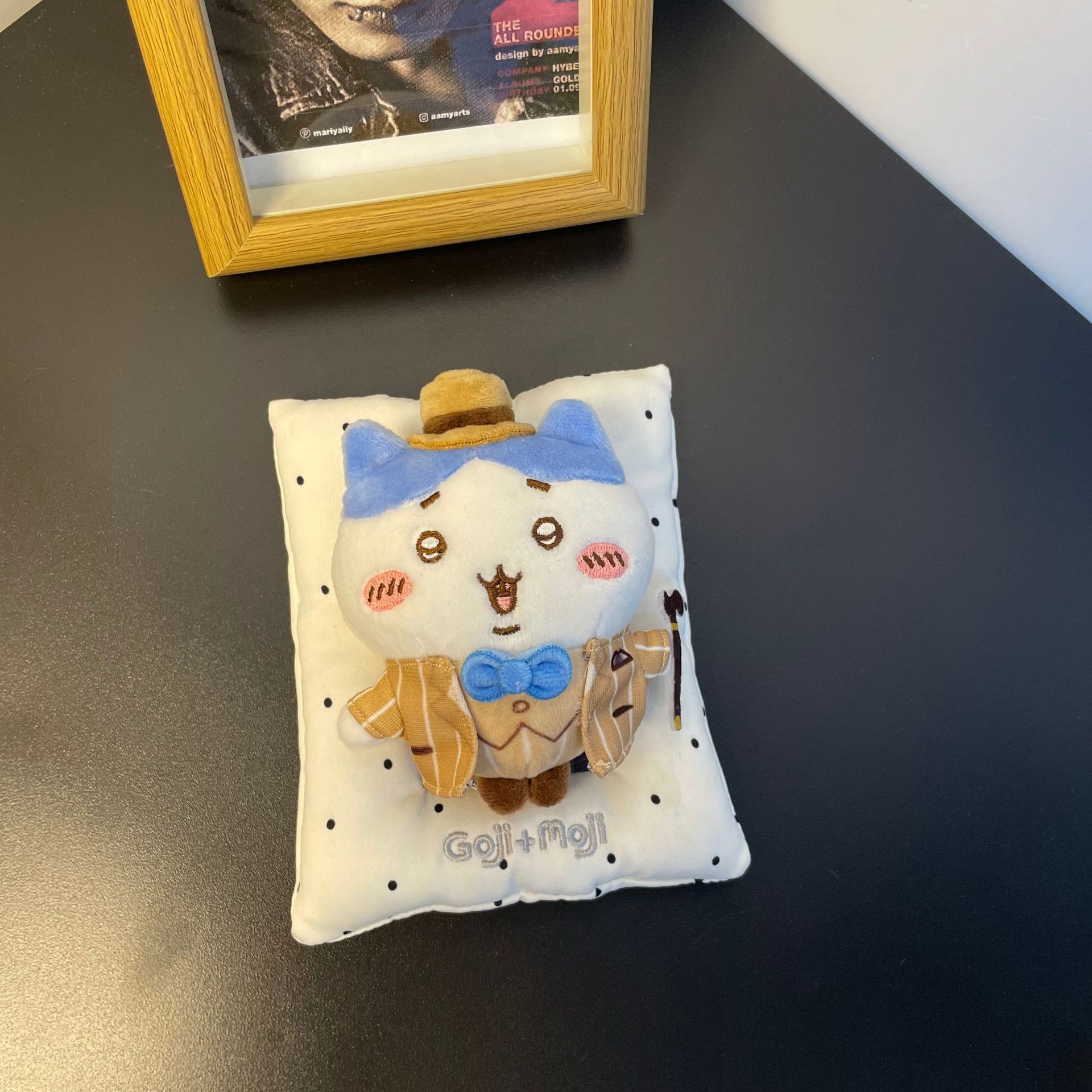 Hachiware Usagi Detective Plus - đánh giá và giá Phone Accessories Charms
